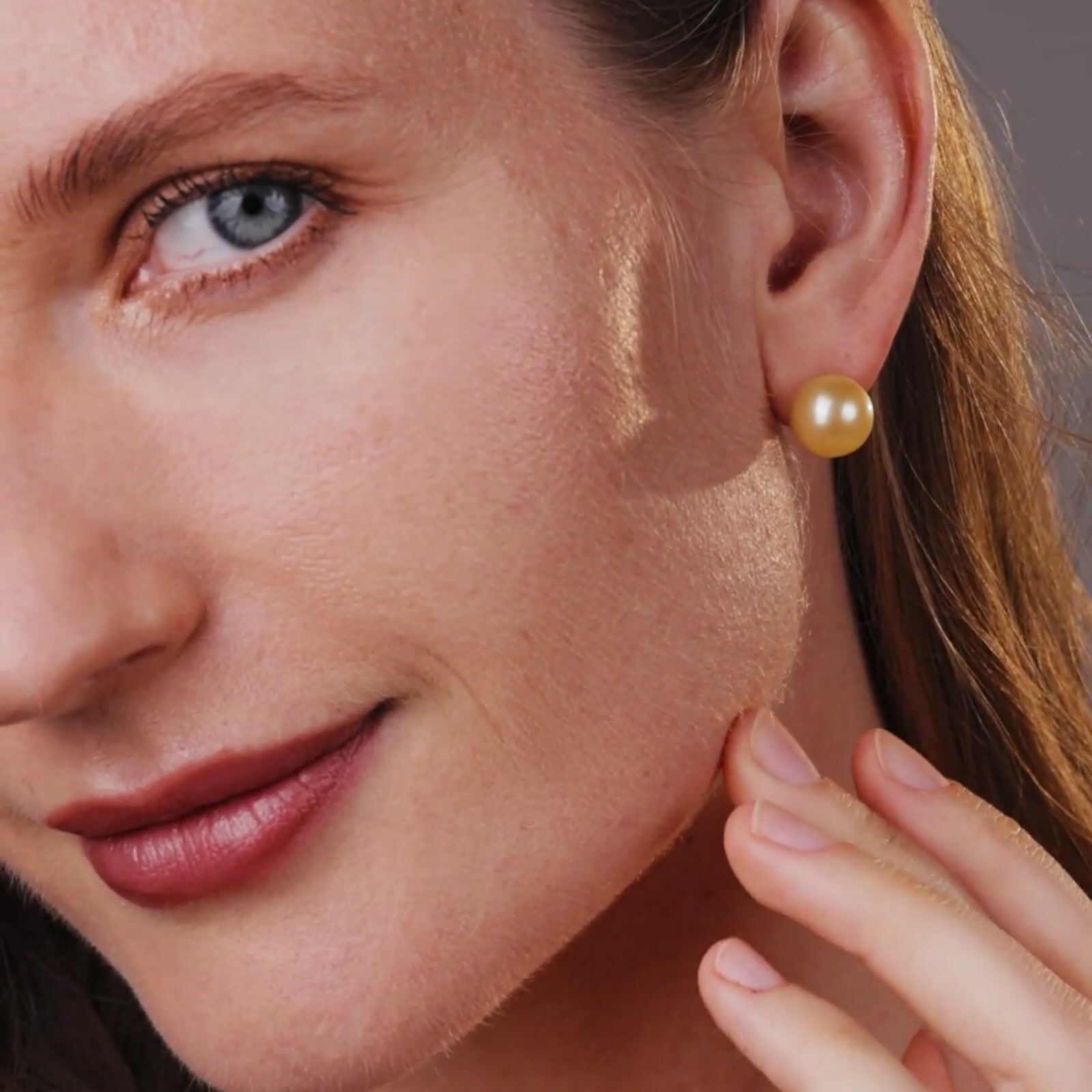11mm Golden South Sea Pearl Stud Earrings product video