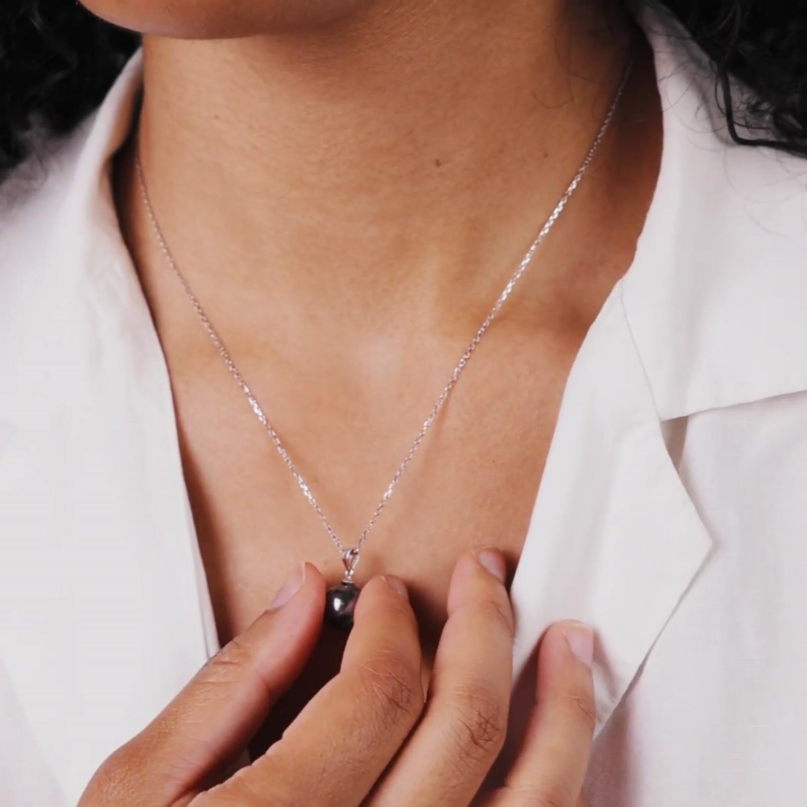 10mm Tahitian Pearl Elvara Pendant in 18K White Gold product video