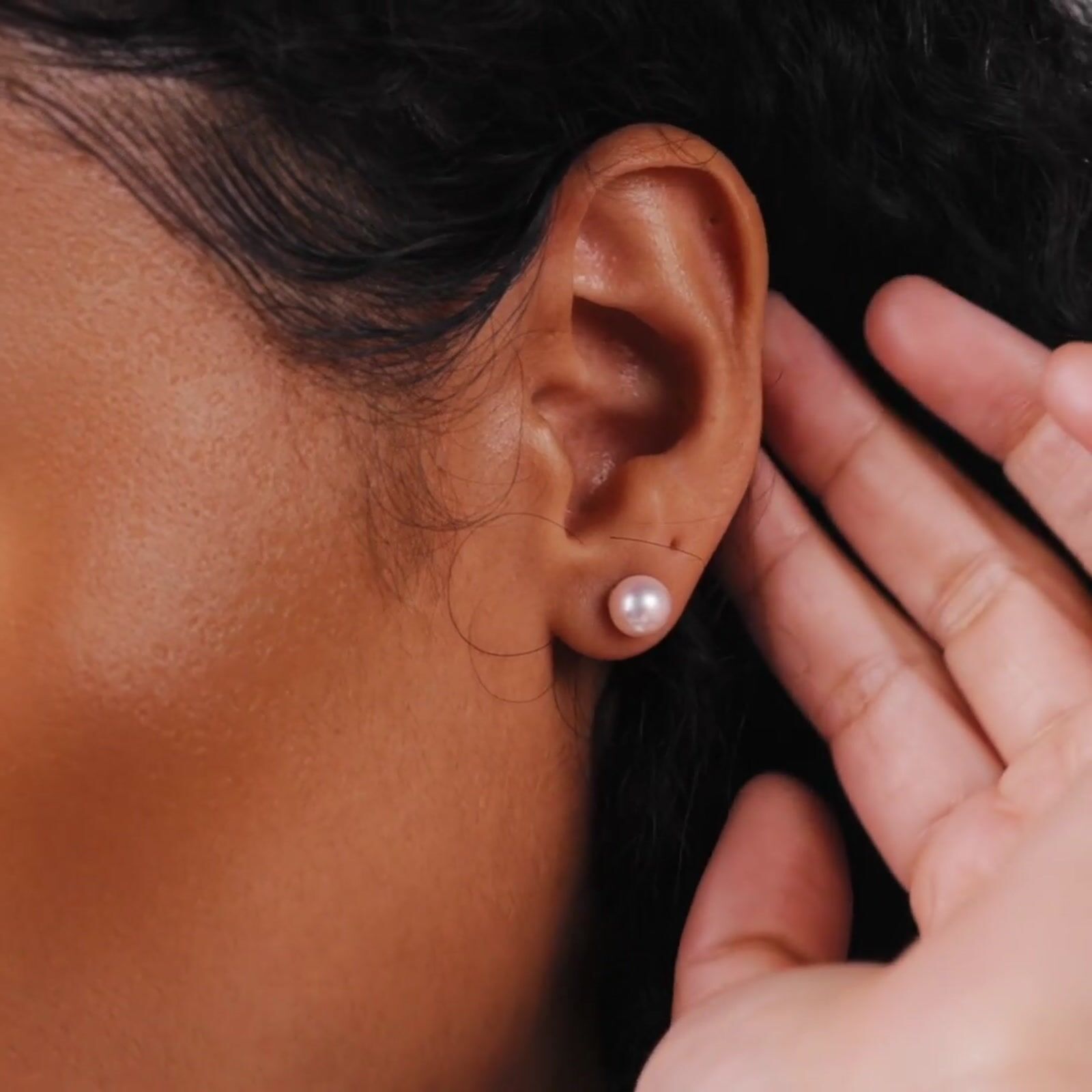 7.0-7.5mm White Akoya Pearl Stud Earrings product video