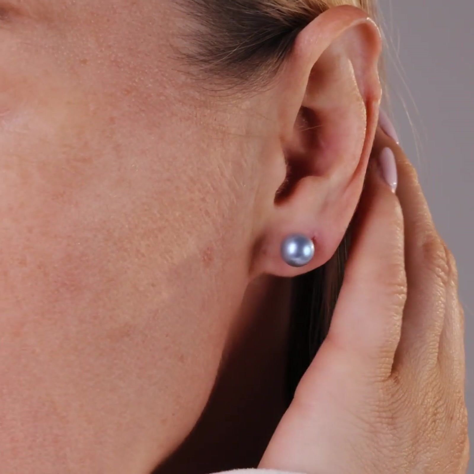 8-8.5mm Blue Akoya Pearl Stud Earrings product video